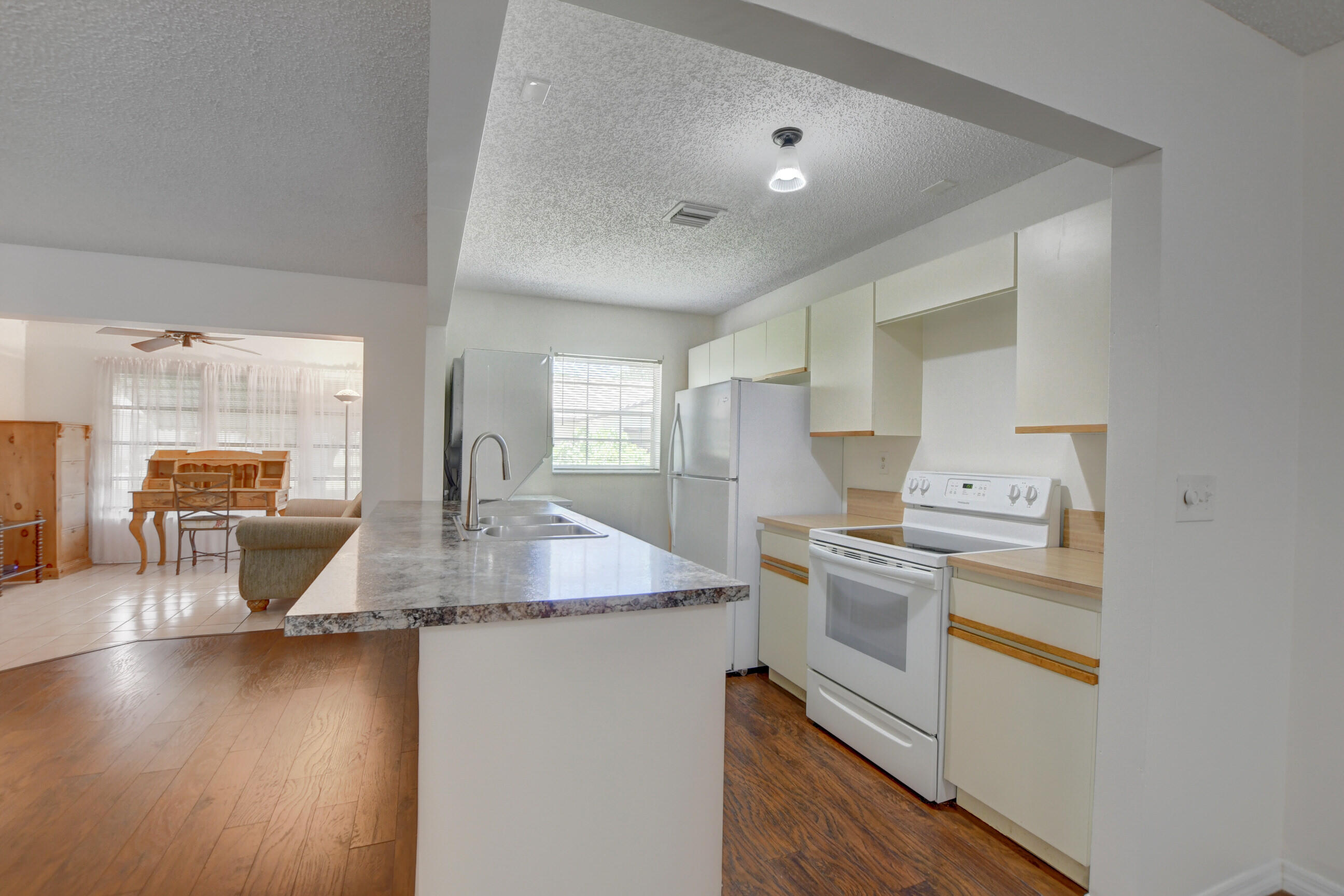 14140 Nesting Way, Unit C Delray Beach, FL 33484 - Photo 12 of 28 11_ebf_0586_87_88_89_90