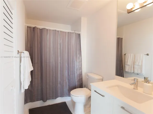 $3,100 | 151 Southeast 1st Street, Unit 2802, Miami, FL 33131