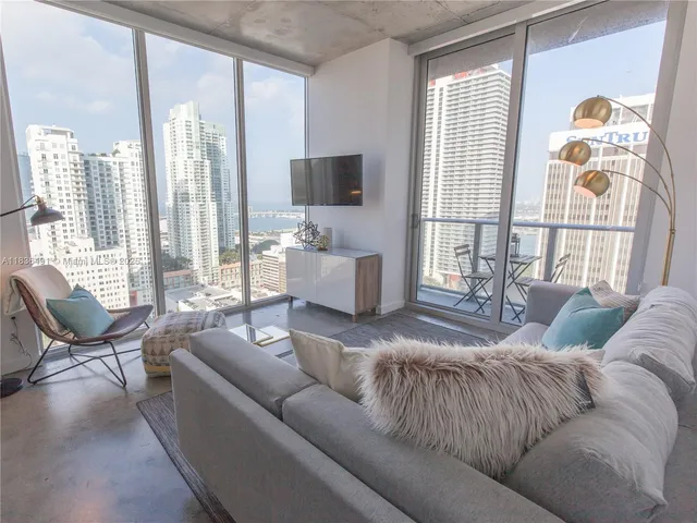 $3,100 | 151 Southeast 1st Street, Unit 2802, Miami, FL 33131