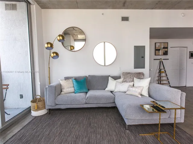 $3,100 | 151 Southeast 1st Street, Unit 2802, Miami, FL 33131