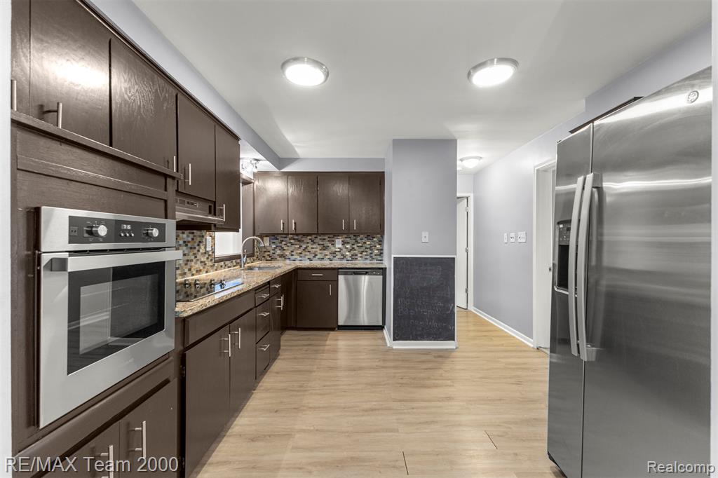 28454 Quail Hollow Road Farmington, MI 48331 - Photo 19 of 46