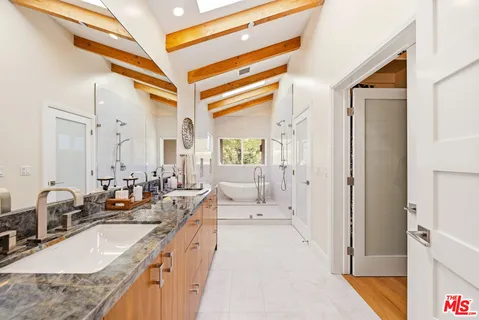$3,295,000 | 27008 Old Chimney Road, Malibu, CA 90265