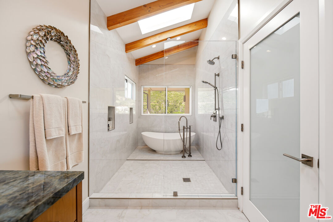 27008 Old Chimney Road Malibu, CA 90265 - Photo 15 of 33