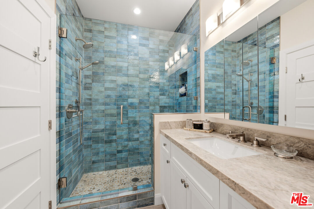 27008 Old Chimney Road Malibu, CA 90265 - Photo 21 of 33