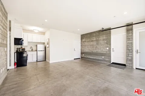 $3,295,000 | 27008 Old Chimney Road, Malibu, CA 90265