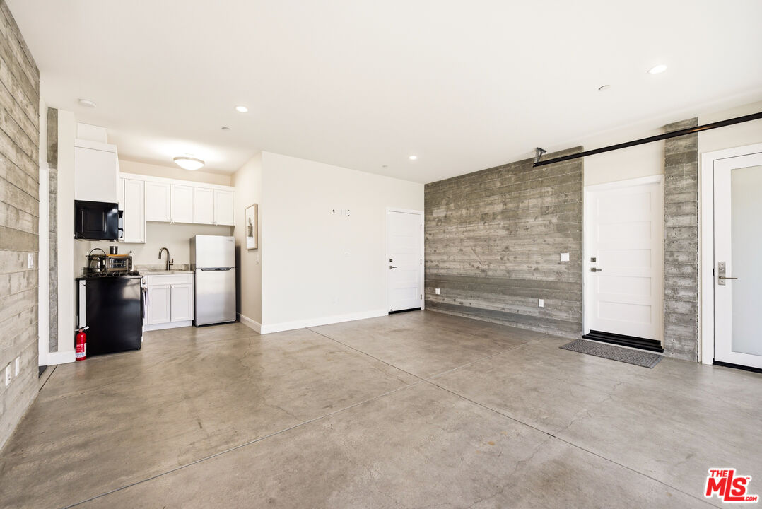 27008 Old Chimney Road Malibu, CA 90265 - Photo 22 of 33