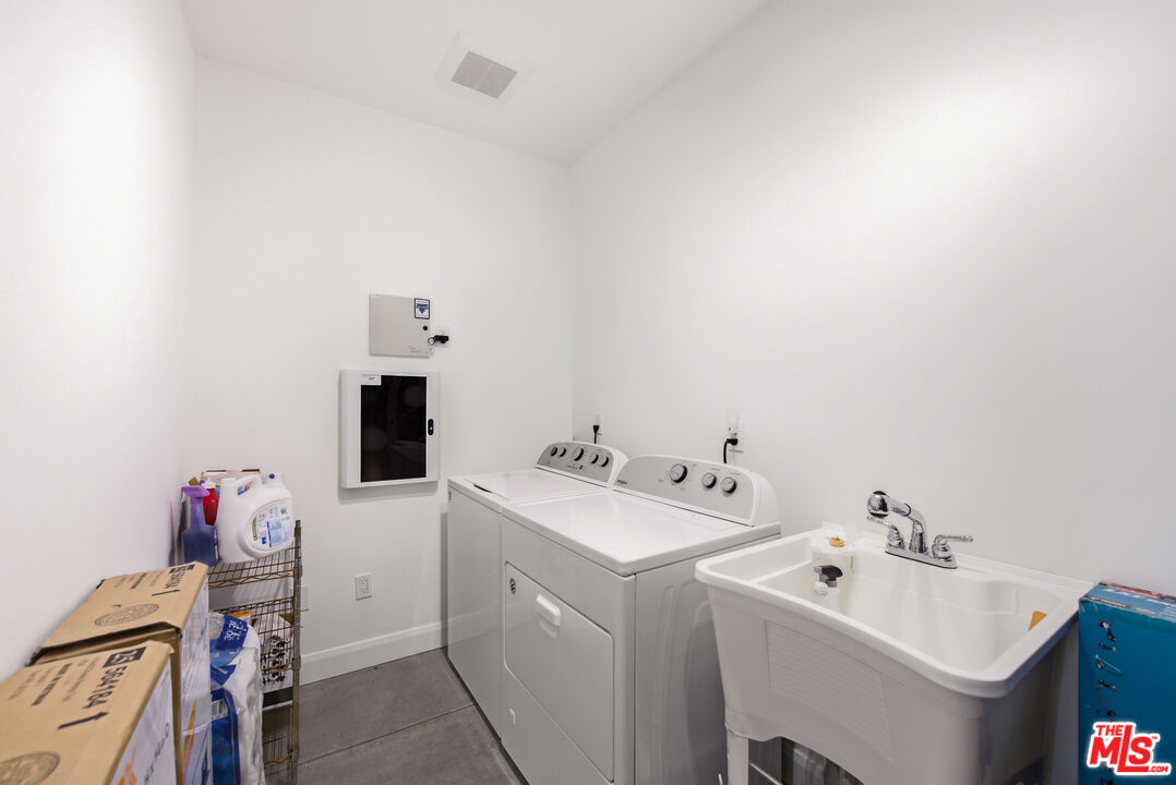 27008 Old Chimney Road Malibu, CA 90265 - Photo 25 of 33