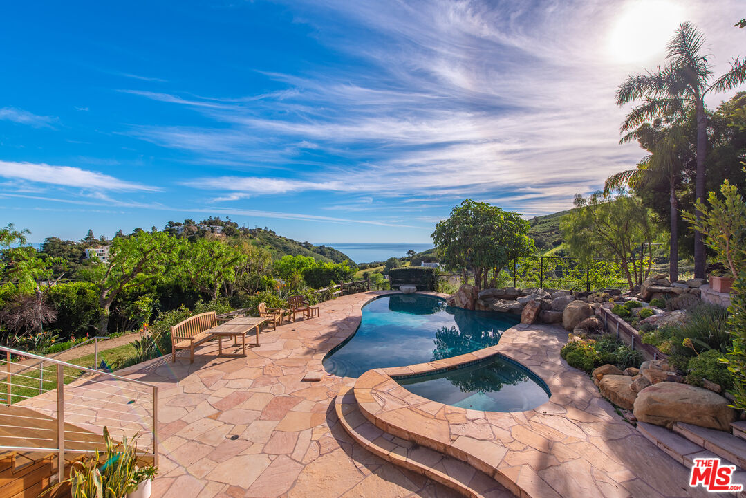 27008 Old Chimney Road Malibu, CA 90265 - Photo 6 of 33