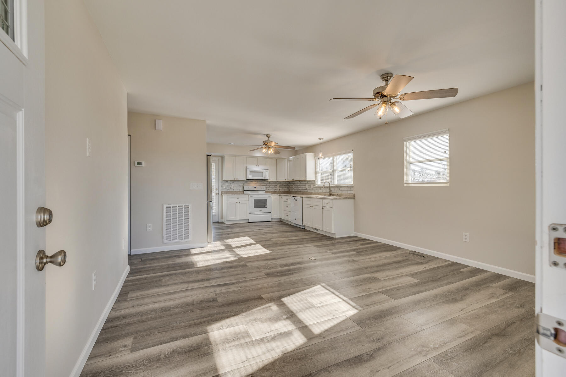 155 Ridgecrest Road Jonesborough, TN 37659 - Photo 5 of 29 005