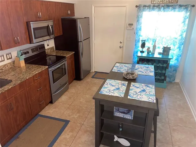 $3,375 | 4304 La Riviera Court, Tampa, FL 33611