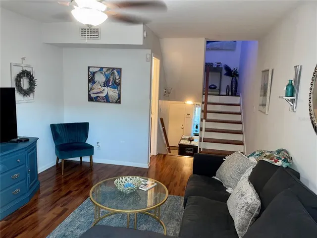 $3,375 | 4304 La Riviera Court, Tampa, FL 33611