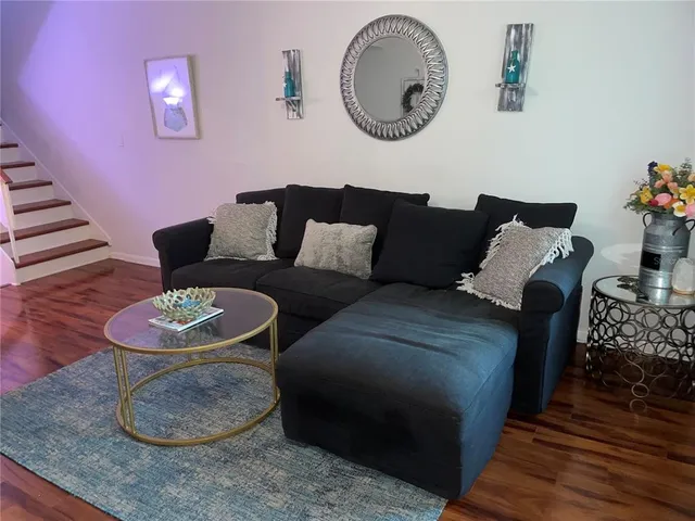 $3,375 | 4304 La Riviera Court, Tampa, FL 33611