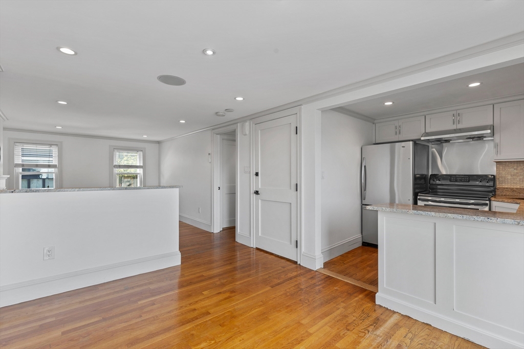 256 West 3rd Street, Unit 2 Boston, MA 02127 - Photo 8 of 30