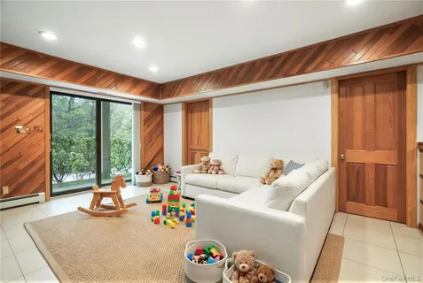 $1,249,000 | 8 Talcott Road, Rye Brook, NY 10573