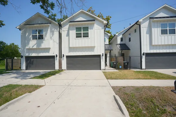 $2,400 | 7006 Emma Lou Street, Houston, TX 77088