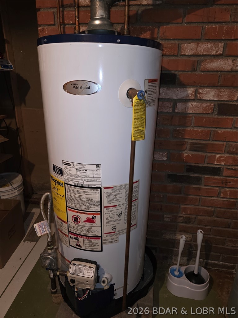 336 Boot Circle Camdenton, MO 65020 - Photo 43 of 48 Larger whirlpool waterheater