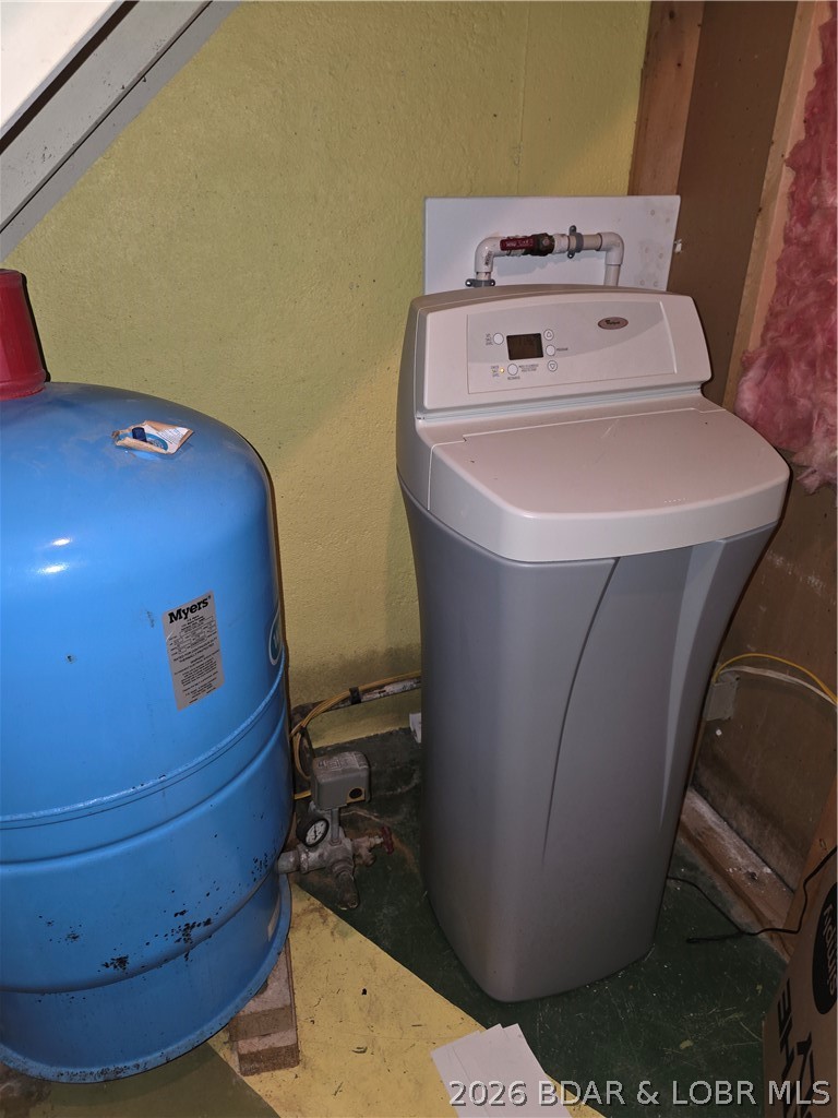 336 Boot Circle Camdenton, MO 65020 - Photo 45 of 48 Water Softener