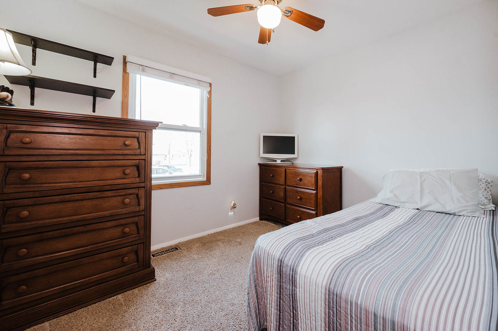 1341 Post Road Aurora, IL 60506 - Photo 14 of 21