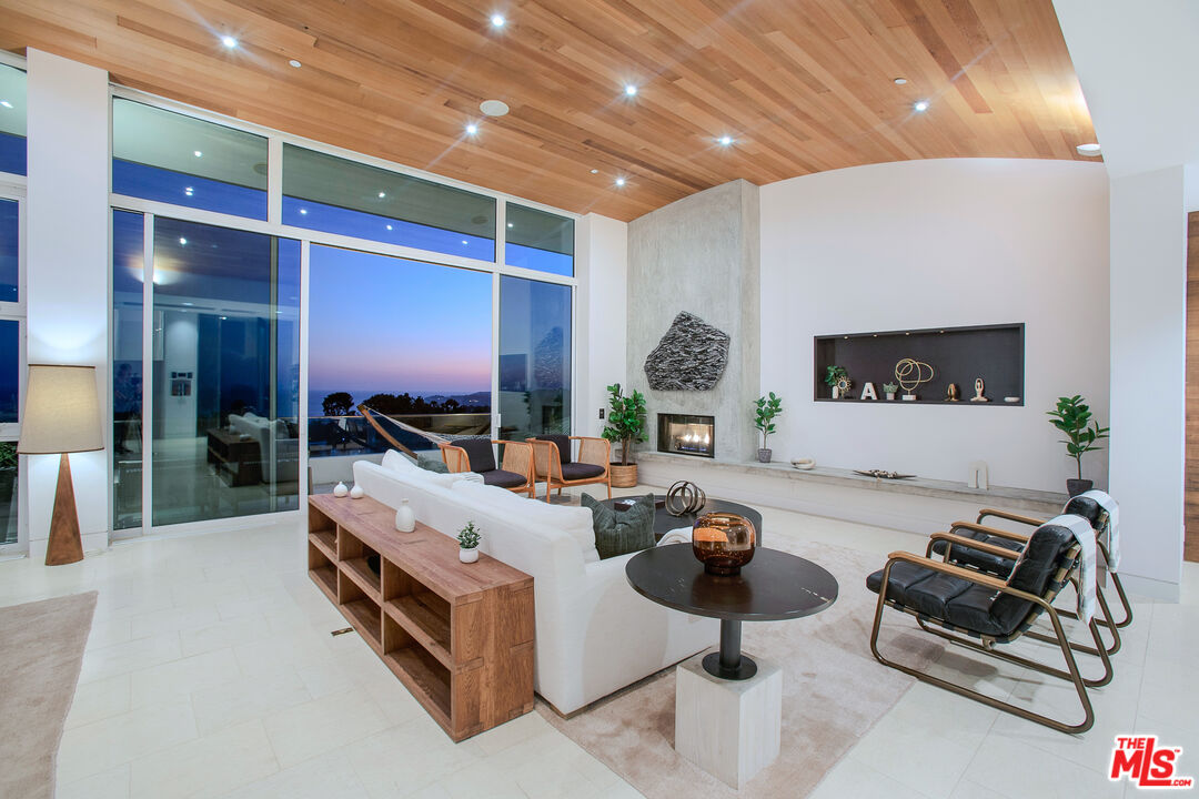 27454 Winding Way Malibu, CA 90265 - Photo 11 of 68