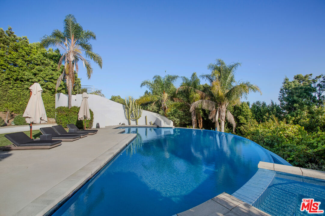 27454 Winding Way Malibu, CA 90265 - Photo 31 of 68