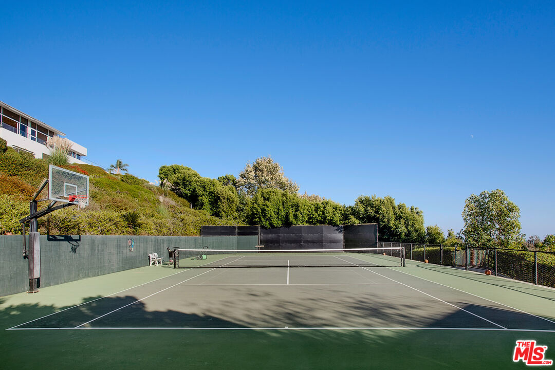 27454 Winding Way Malibu, CA 90265 - Photo 66 of 68