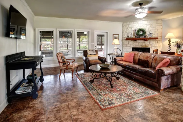 $1,299,900 | 418 Vyvjala Road, Smithville, TX 78957