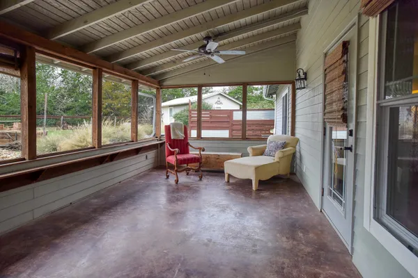 $1,299,900 | 418 Vyvjala Road, Smithville, TX 78957