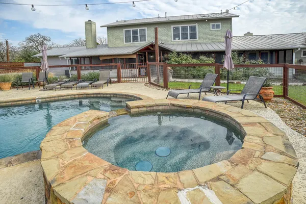 $1,299,900 | 418 Vyvjala Road, Smithville, TX 78957