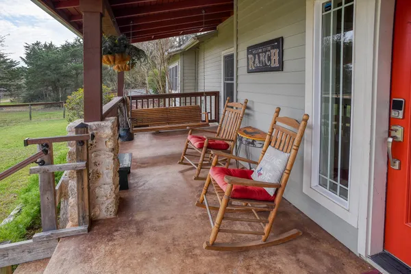 $1,299,900 | 418 Vyvjala Road, Smithville, TX 78957