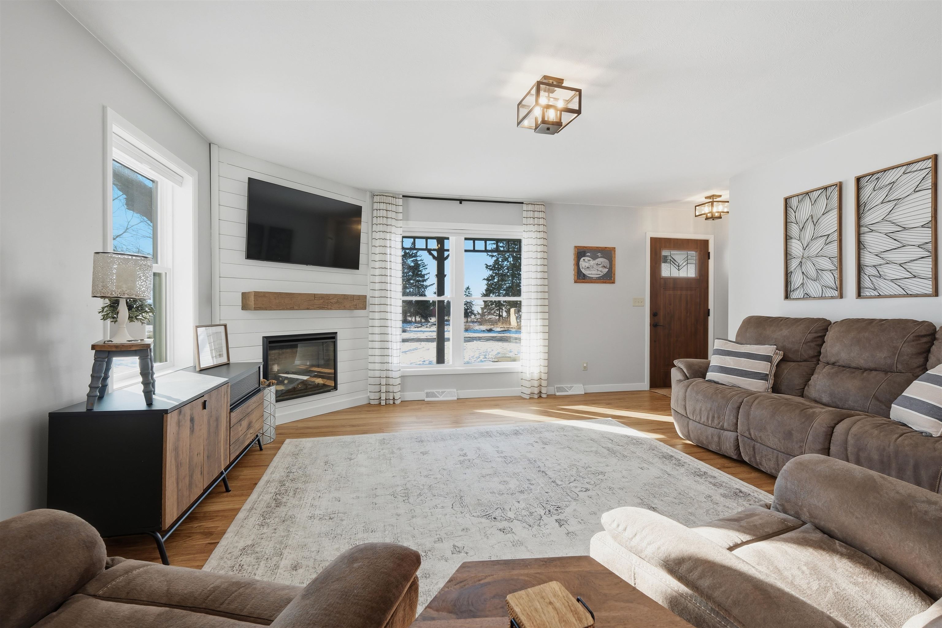 W5938 Hall Road Poynette, WI 53955 - Photo 5 of 24