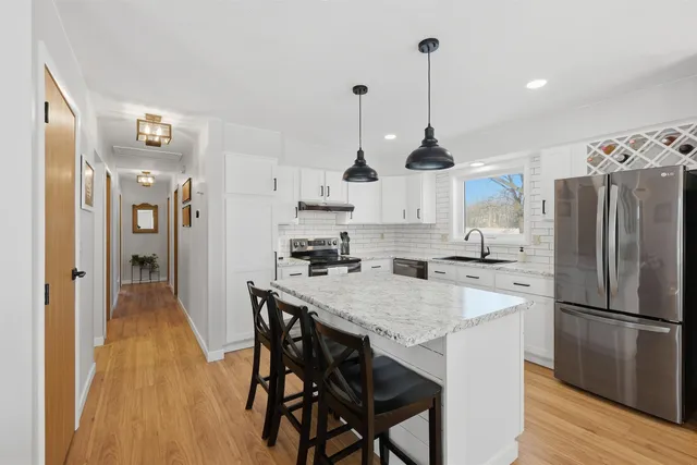 $499,900 | W5938 Hall Road, Poynette, WI 53955