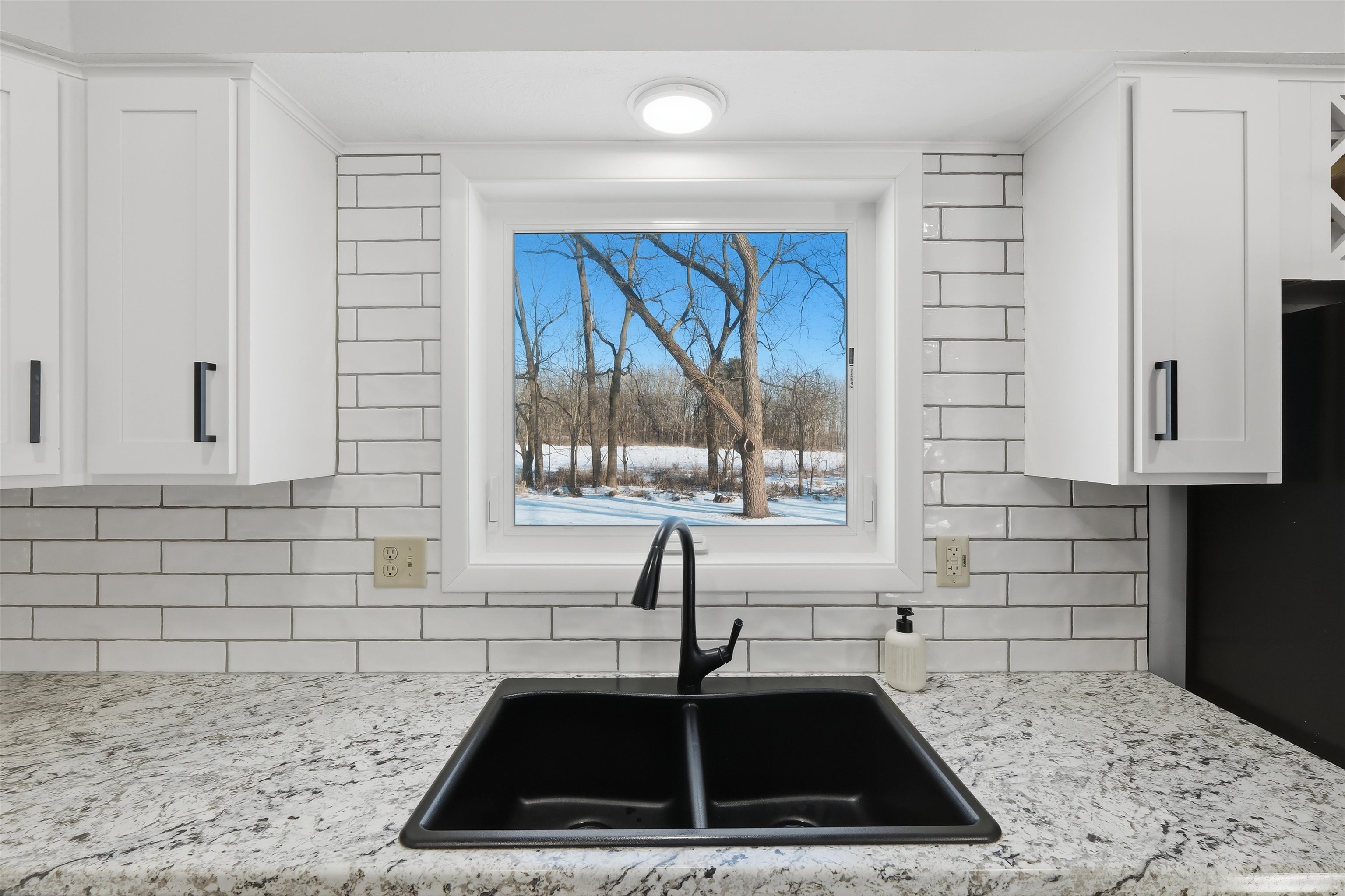 W5938 Hall Road Poynette, WI 53955 - Photo 9 of 24