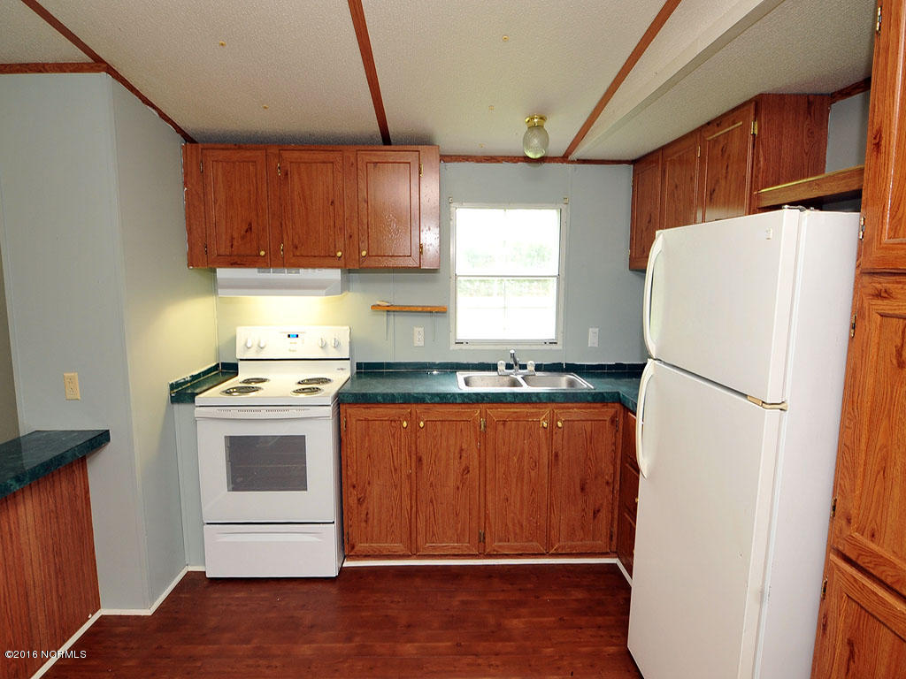 520 Benton Road Southeast Bolivia, NC 28422 - Photo 5 of 14 Benton Kitchen