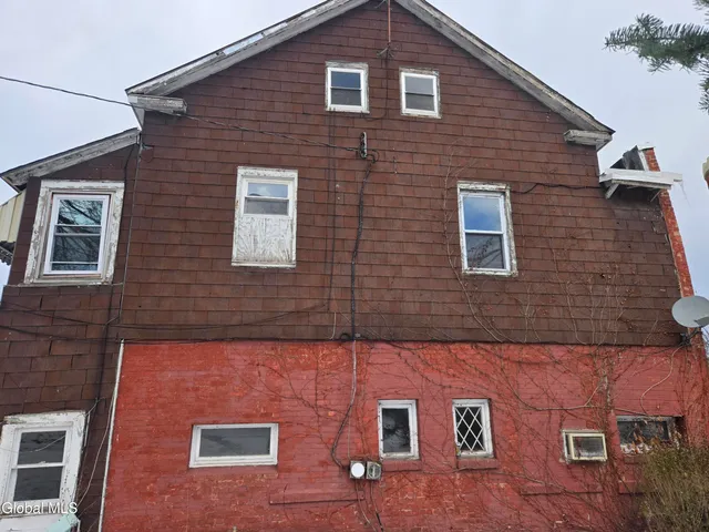 $59,900 | 20 Elm Street, Hoosick Falls, NY 12090