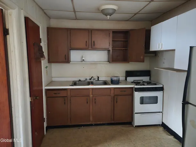 $59,900 | 20 Elm Street, Hoosick Falls, NY 12090