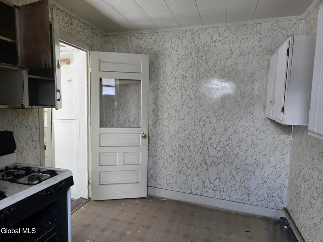 $59,900 | 20 Elm Street, Hoosick Falls, NY 12090