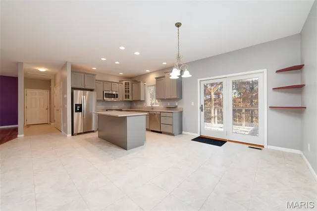 $675,000 | 27431 Lee Court, Warrenton, MO 63383