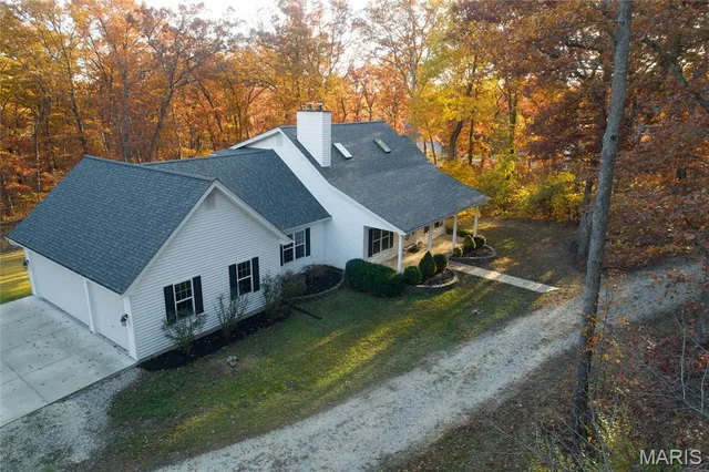 $675,000 | 27431 Lee Court, Warrenton, MO 63383