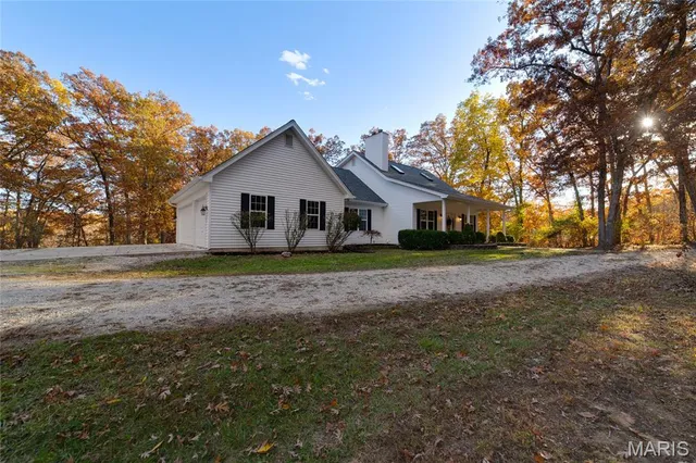 $675,000 | 27431 Lee Court, Warrenton, MO 63383