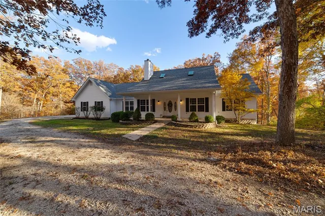 $675,000 | 27431 Lee Court, Warrenton, MO 63383