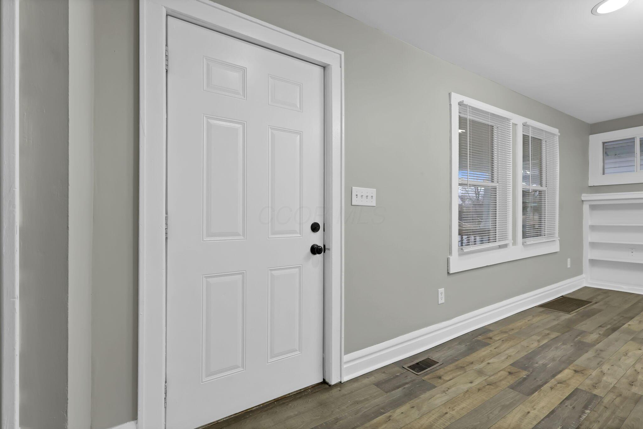 1318 Lockbourne Road Columbus, OH 43206 - Photo 8 of 53
