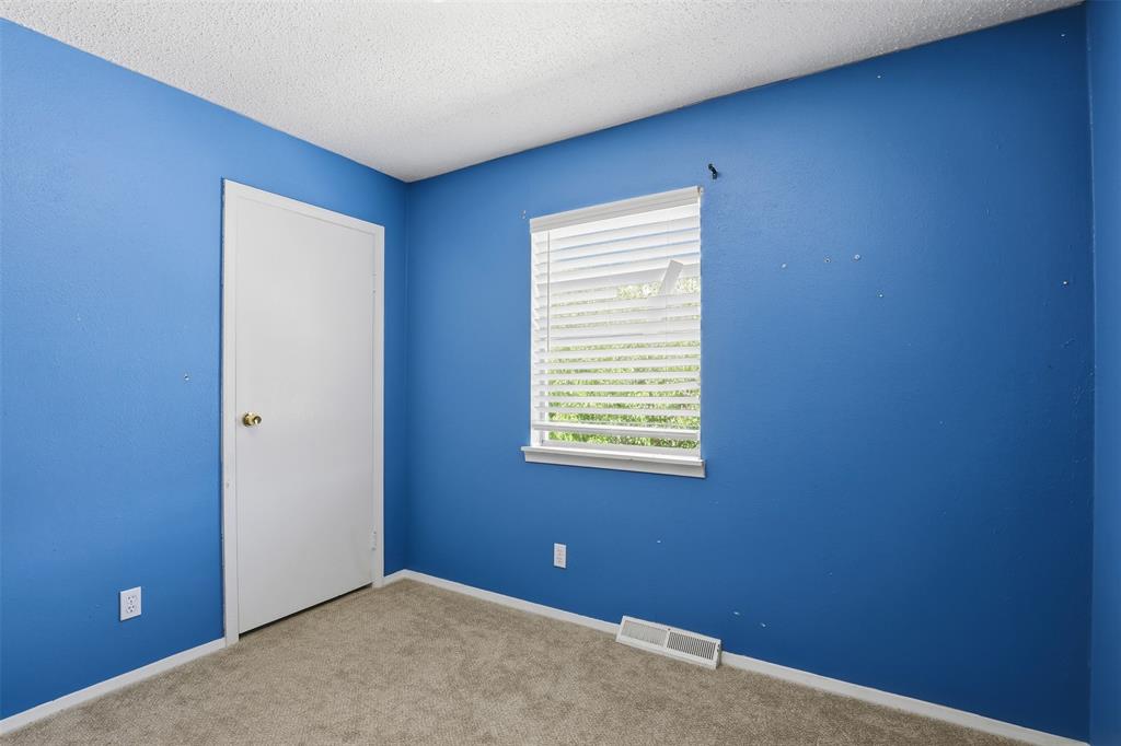 500 West Rucker Street Granbury, TX 76048 - Photo 34 of 35 a view of empty room with window