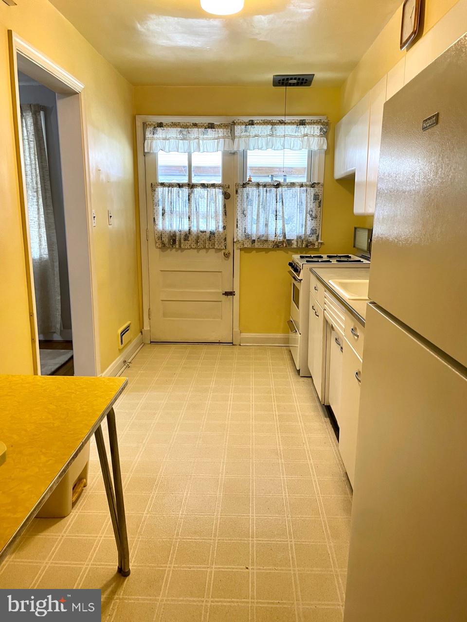 2249 Searles Road Baltimore, MD 21222 - Photo 16 of 35 Kitchen