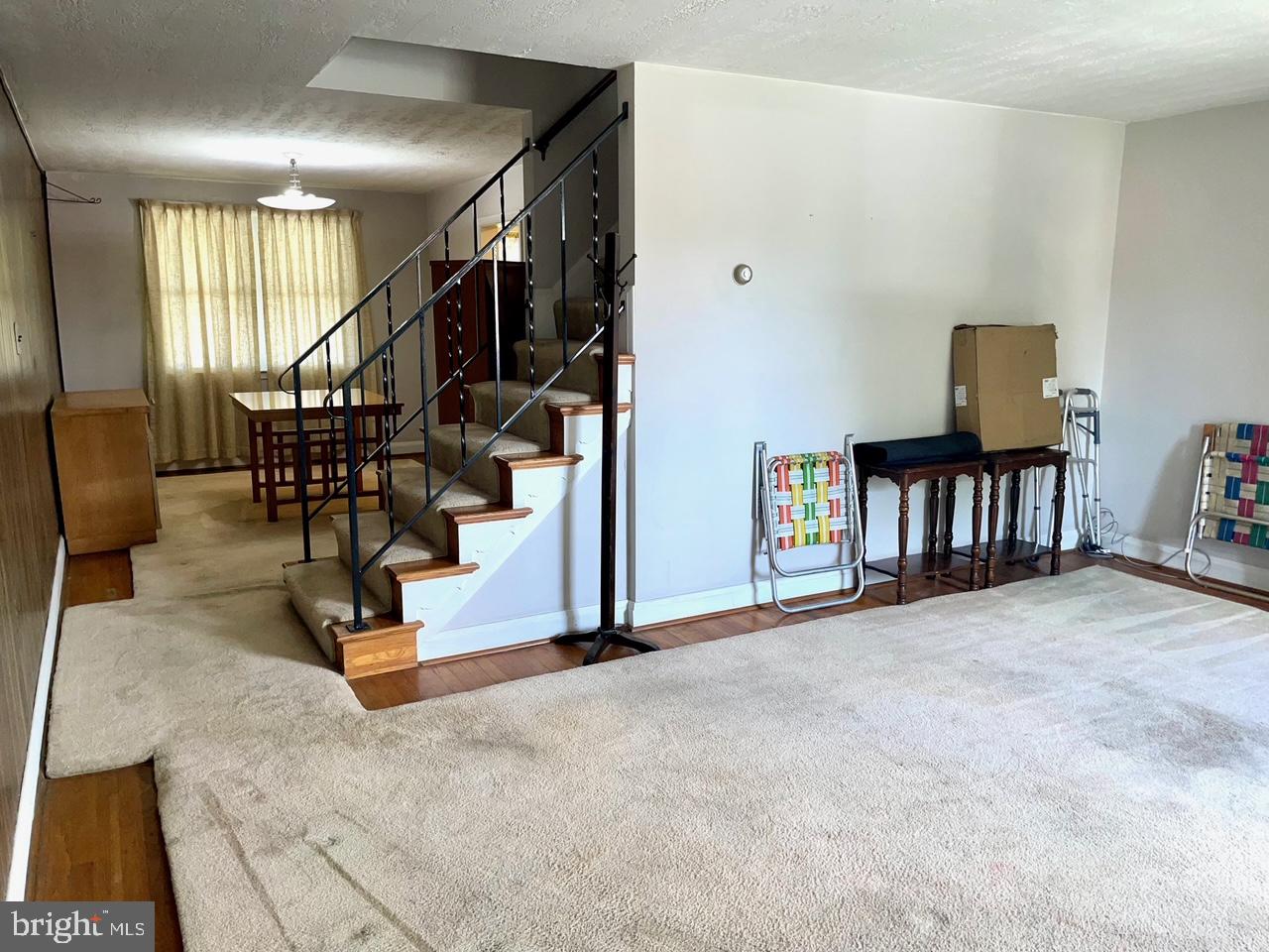 2249 Searles Road Baltimore, MD 21222 - Photo 6 of 35 Living room/dining room