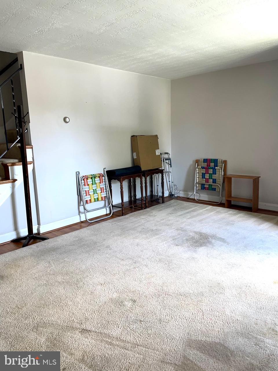 2249 Searles Road Baltimore, MD 21222 - Photo 7 of 35 Living room
