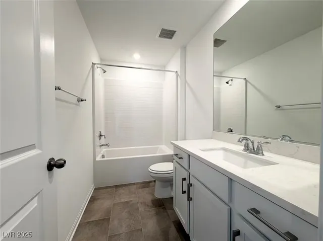 $2,600 | 5975 Lindenberry Walk Street, Las Vegas, NV 89113