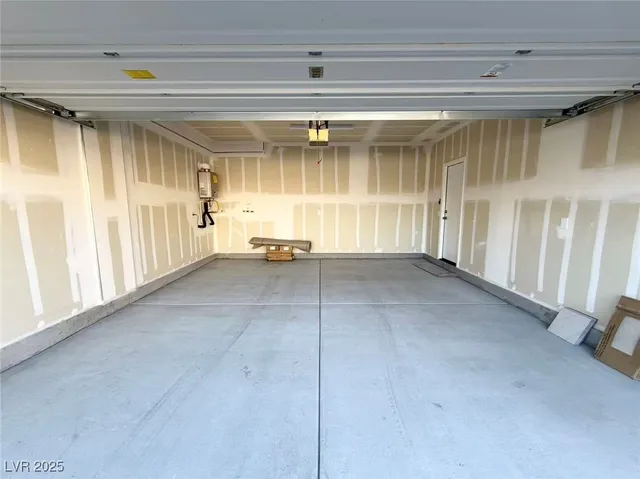 $2,600 | 5975 Lindenberry Walk Street, Las Vegas, NV 89113