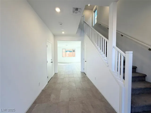 $2,600 | 5975 Lindenberry Walk Street, Las Vegas, NV 89113