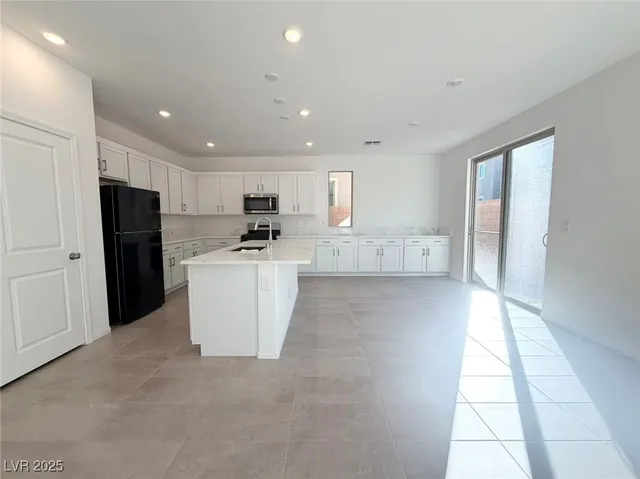 $2,600 | 5975 Lindenberry Walk Street, Las Vegas, NV 89113