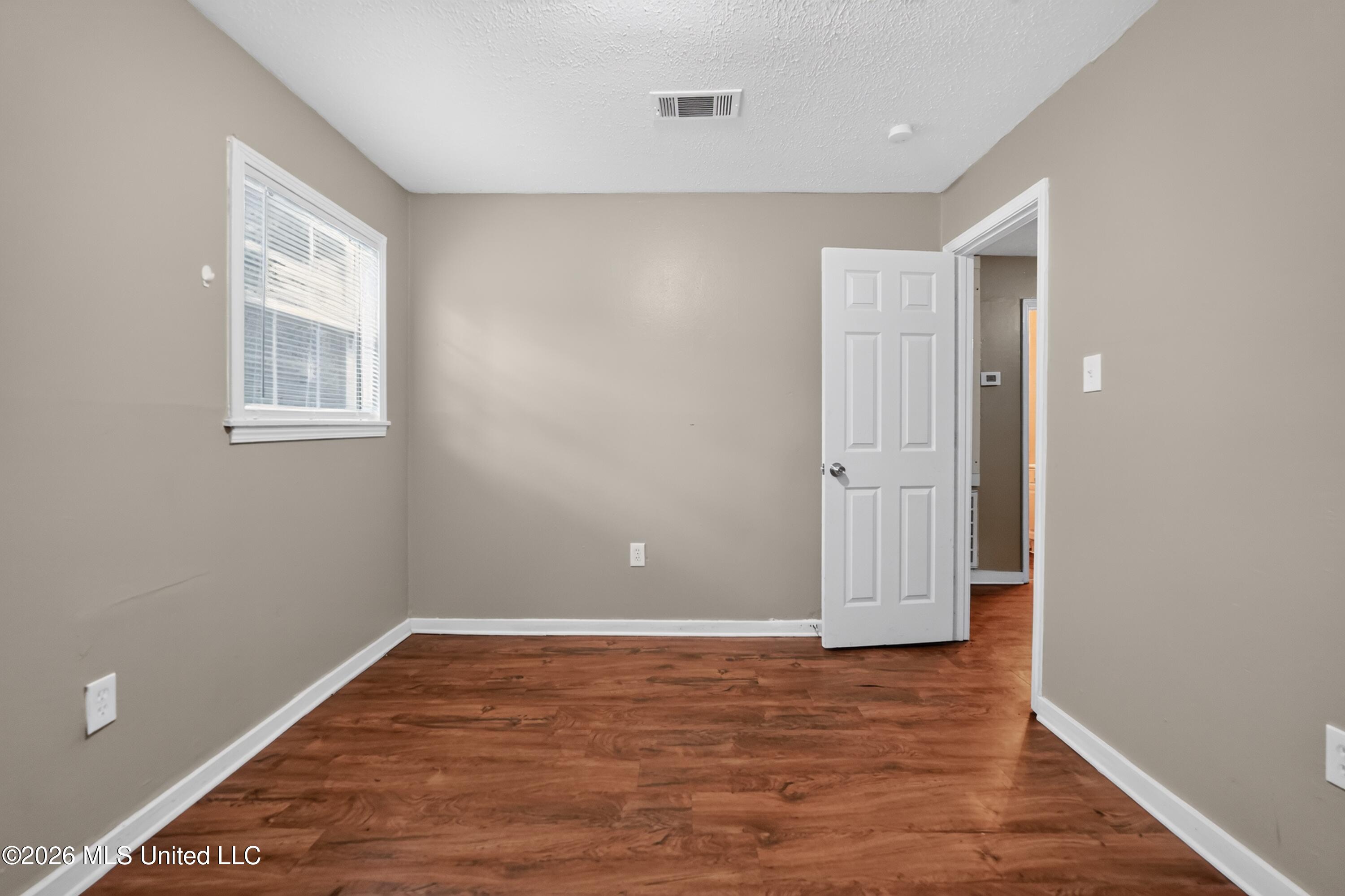 4305 Old Brandon Road Pearl, MS 39208 - Photo 26 of 38 32_4305_Old_Brandon_Rd-Bedroom-8842
